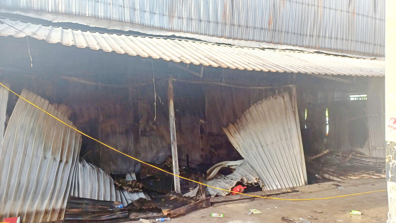 Nhiều tiểu thương trắng tay sau vụ cháy chợ Thanh Tùng, xã Thanh Tùng.