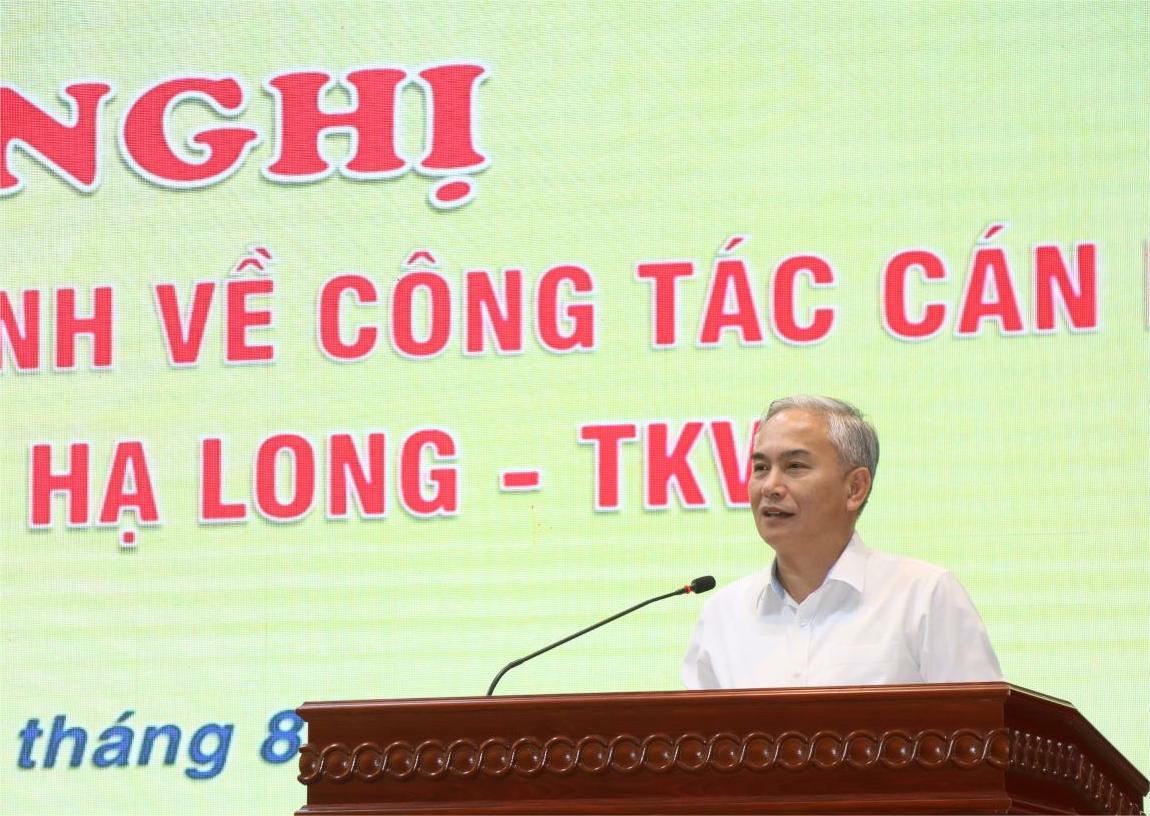 Phó Bí thư Đảng ủy, Tổng giám đốc Tập đoàn Vũ Anh Tuấn phát biểu tại hội nghị