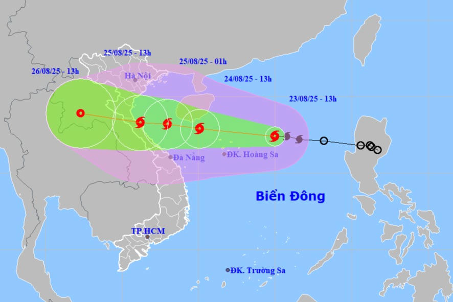 Bão số 5 tiếp tục tăng cấp hướng thẳng vào đất liền nước ta Bão số 5 tiếp tục tăng cấp hướng thẳng vào đất liền nước ta