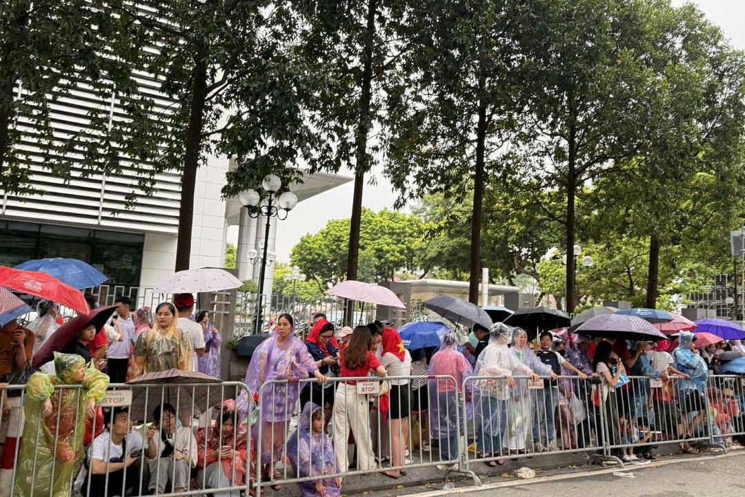 Lưu ý người dân khi xem diễu binh, diễu hành dưới mưa