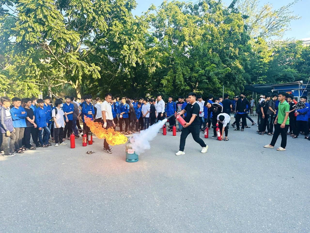 Nâng cao nhận thức về phòng cháy và cứu nạn cho sinh viên trường Cao Đẳng kỹ thuật Công nghiệp
