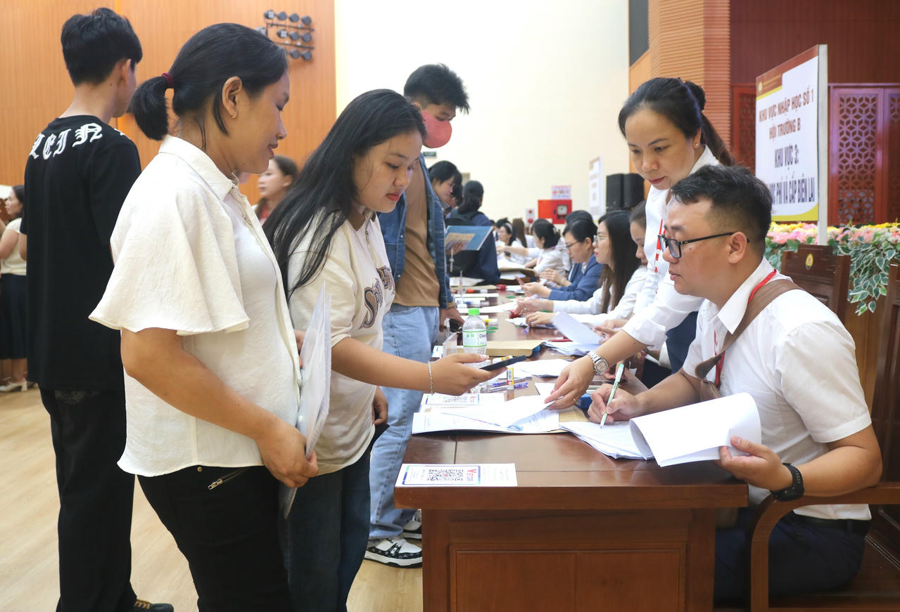 Trường ĐH Luật, ĐH Huế sẽ tổ chức nhập học đợt 2 từ ngày 27-28/8/2025 đối với các trường hợp chưa nhập học đợt 1 (Hình thức: Trực tiếp hoặc trực tuyến).