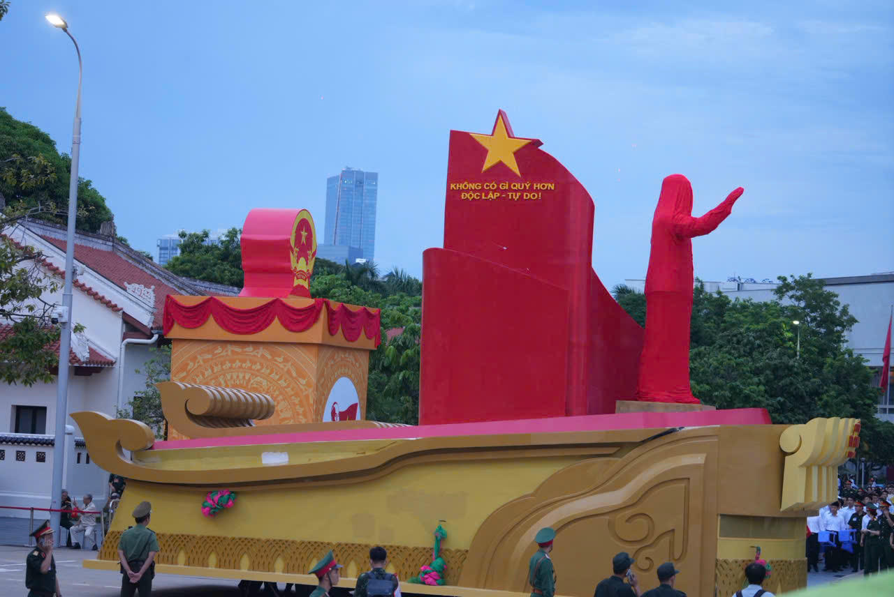 Nghi trượng được tập kết gần Quảng trường Ba Đình.