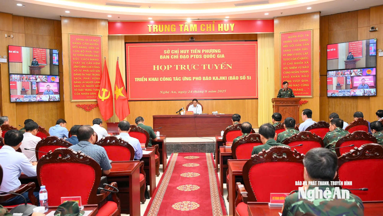 Thủ tướng Phạm Minh Chính chỉ đạo công tác phòng, chống bão số 5 tại Sở Chỉ huy tiền phương ở Nghệ An