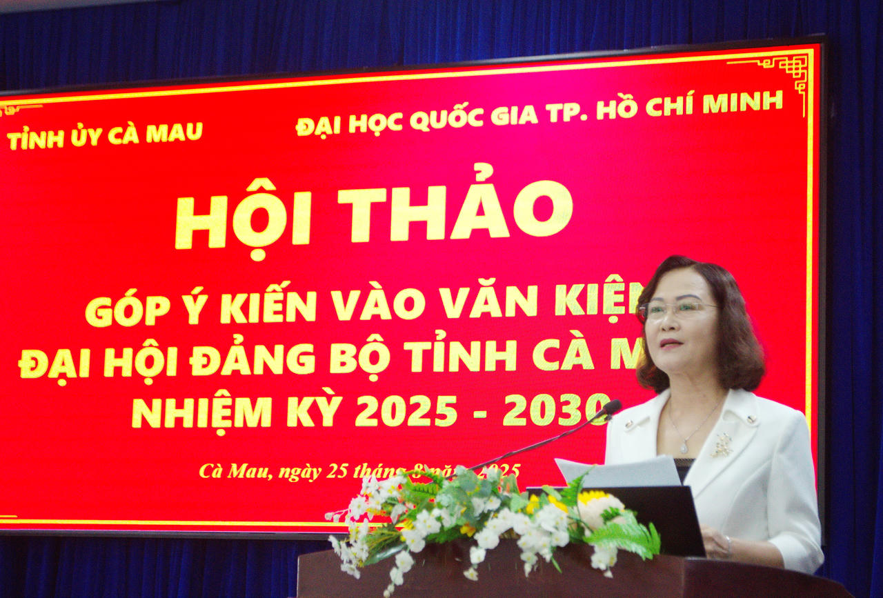 Bà Lê Thị Ái Nam – nguyên Phó Bí thư Thường trực Tỉnh ủy, nguyên Chủ tịch HĐND tỉnh Bạc Liêu (cũ), góp ý Văn kiện Đại hội tại Hội thảo.