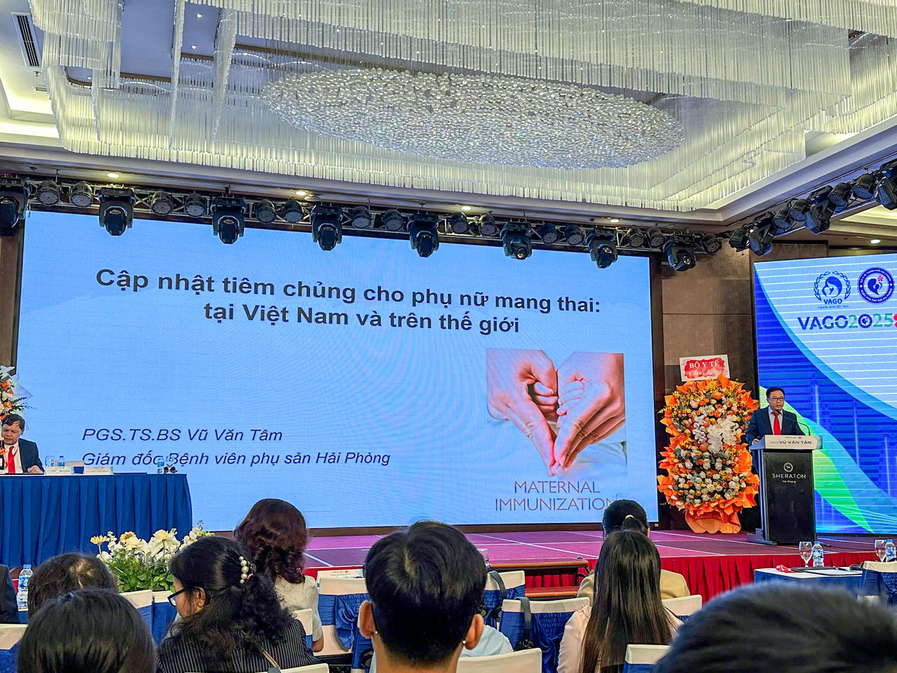 PGS. TS. BS. Vũ Văn Tâm – Phó Chủ tịch Hội Phụ sản Việt Nam, Giám đốc Bệnh viện Phụ sản Hải Phòng – phát biểu tại hội nghị