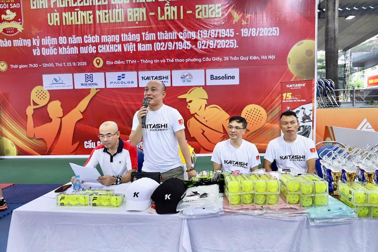 Ban Tổ chức tuyên bố khai mạc giải đấu.