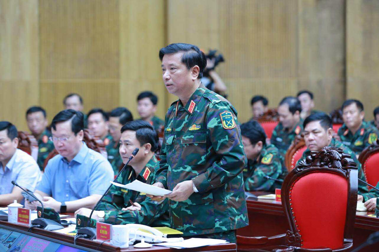 Các đơn vị báo cáo tình hình tại cuộc họp - Ảnh: VGP/Minh Khôi