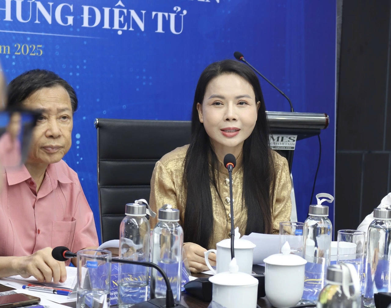  Bà Nguyễn Thị Thơ - Phó Chủ tịch Hiệp hội Công chứng viên Việt Nam phát biểu (Ảnh T.Oanh)