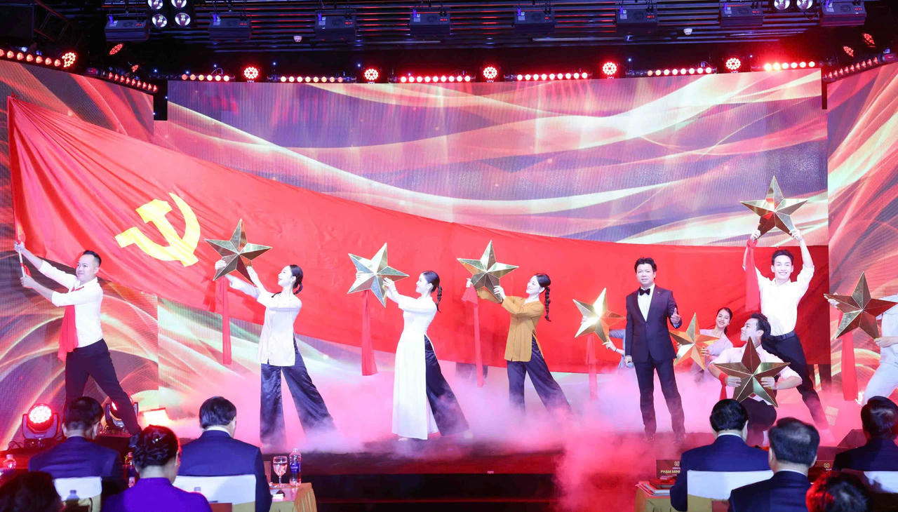 Một tiết mục văn nghệ tại buổi Lễ. (Ảnh: Triệu Oanh)