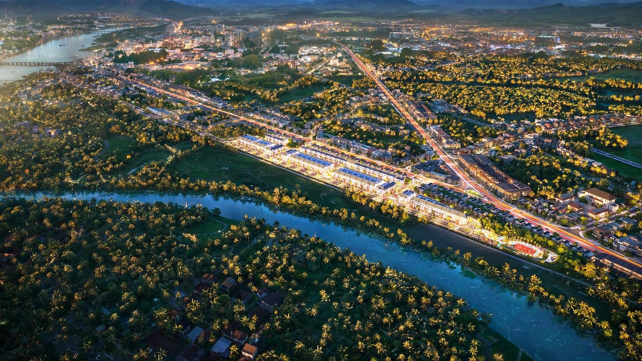 Phúc Gia Tân là dự án trọng điểm của Đất Xanh Miền Trung tại thị trường Gia Lai, sở hữu vị trí trực tiếp đón tuyến cao tốc Quảng Ngãi - Hoài Nhơn và kế ga Bồng Sơn - điểm đón khách của đường sắt cao tốc Bắc Nam. Ảnh: Đất Xanh Miền Trung