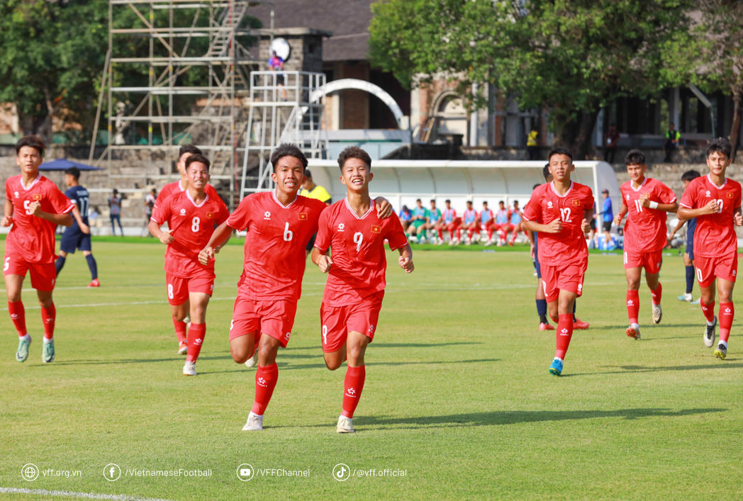 Đội tuyển U18 thi đấu tại Hàn Quốc