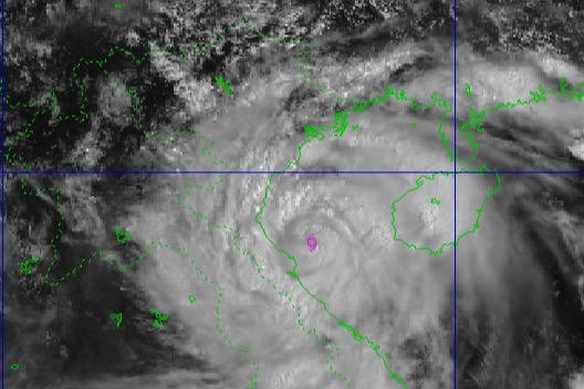 Bão số 5 chỉ cách Hà Tĩnh 100km