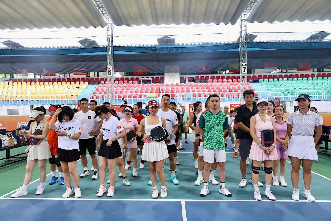 Gần 100 VĐV đến từ nhiều CLB tham dự giải đấu.