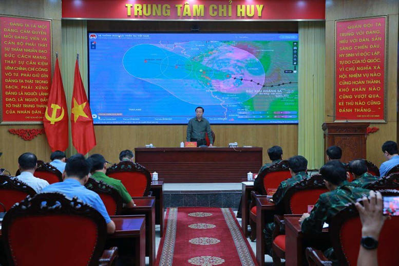 “An toàn tính mạng của nhân dân phải đặt lên hàng đầu”, Phó Thủ tướng Trần Hồng Hà nhấn mạnh - Ảnh: VGP/Minh Khôi