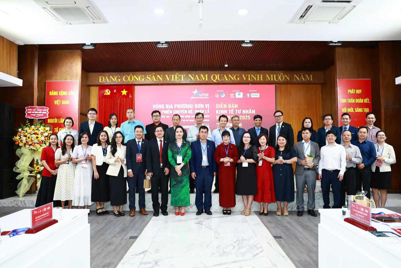 Nhiều đề xuất tháo gỡ những 'điểm nghẽn' trong thể chế, chính sách để phát triển đất nước