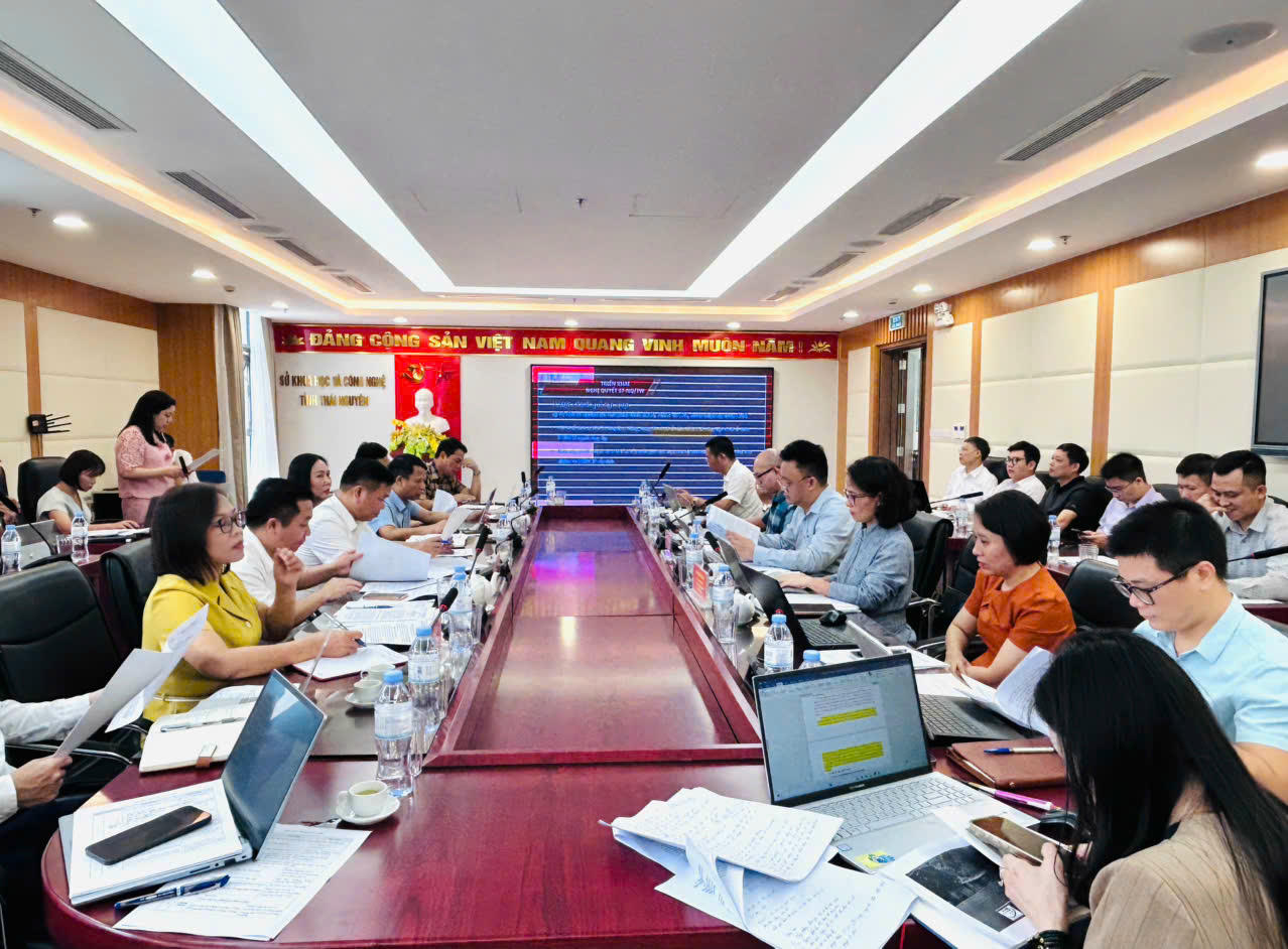 Đoàn công tác Bộ KH&CN làm việc với các đơn vị trên địa bàn tỉnh Thái Nguyên về vận hành chính quyền địa phương hai cấp (Ảnh: Bộ KH&CN)