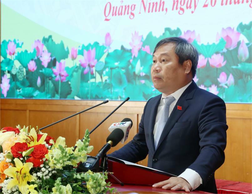 Ông Vũ Đại Thắng, Ủy viên Trung ương Đảng, Bí thư Tỉnh ủy Quảng Ninh, Trưởng Đoàn ĐBQH tỉnh phát biểu tại buổi Lễ.