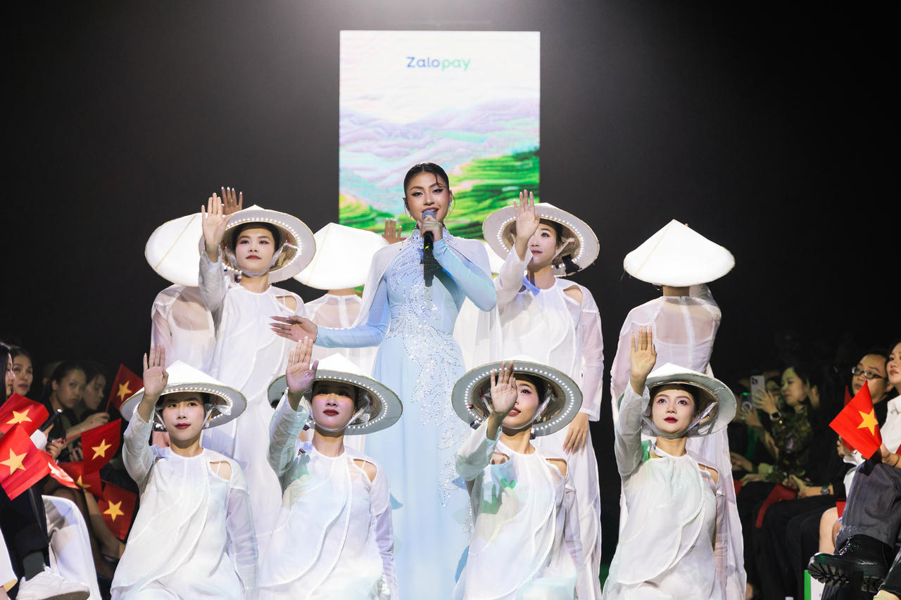 Hoa hậu Xuân Hạnh.