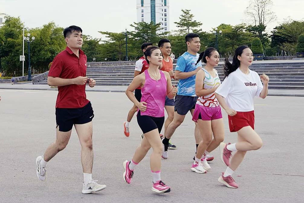 Hơn 1.000 vận động viên tham gia giải chạy marathon kỷ niệm 80 năm Công an Quảng Trị