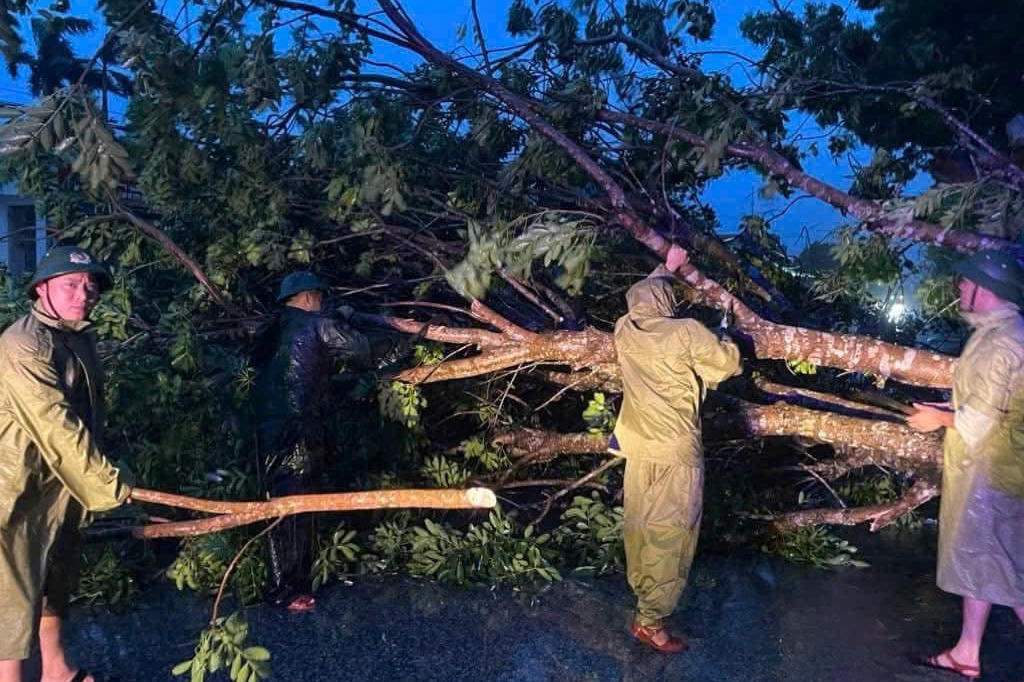 Thiệt hại sau bão số 5 ở Hà Tĩnh, địa phương triển khai 5 nhóm nhiệm vụ cấp bách khắc phục