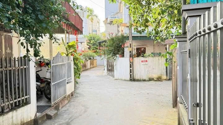 Một lô đất ở rộng 81m2 tại phường Yên Bái, tỉnh Lào Cai đang được giao bán với giá 1,2 tỷ đồng. Ảnh: Nhật Nguyên