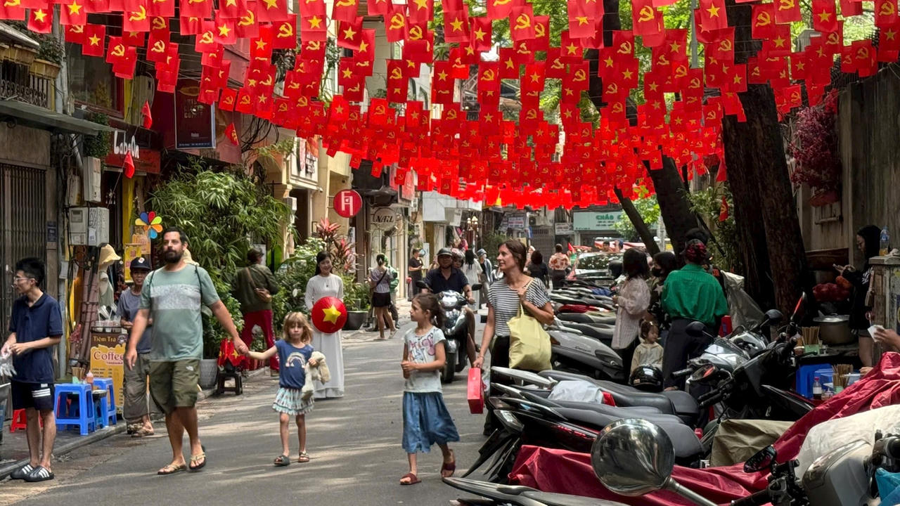 Lượng khách du lịch đổ về Hà Nội dự kiến tăng mạnh