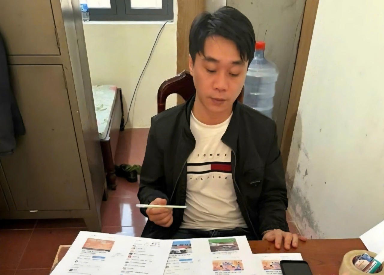 Đối tượng Đặng Chí Tâm tại cơ quan Cảnh sát điều tra.