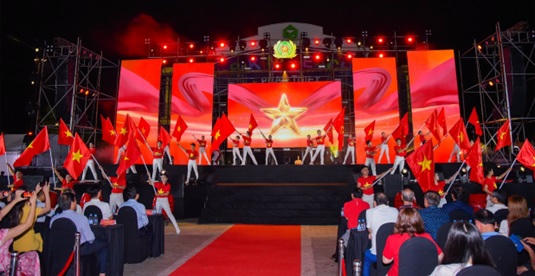 Đêm khai mạc Sports Festival 2025 được tổ chức tại quảng trường NovaWorld Phan Thiet với nhiểu tiết mục biễu diễn đặc sắc.