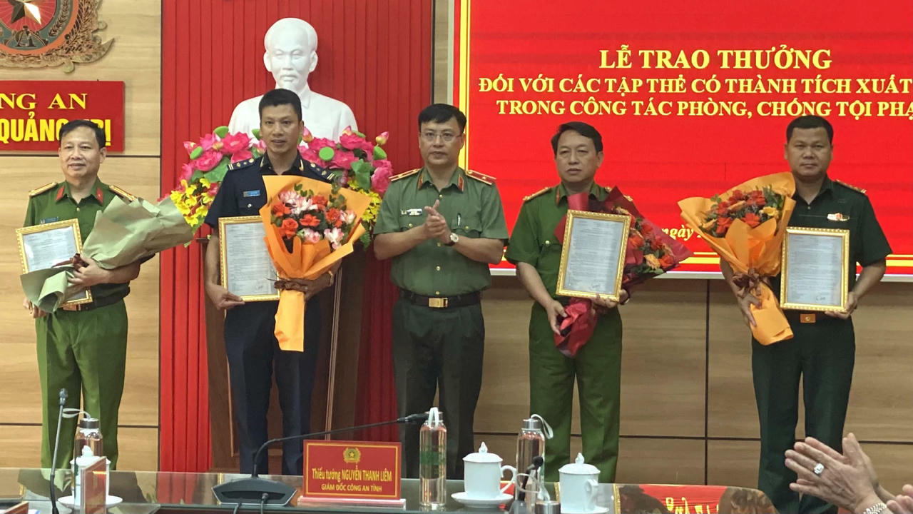 Quảng Trị: trao thưởng các tập thể có thành tích xuất sắc trong đấu tranh phòng, chống tội phạm