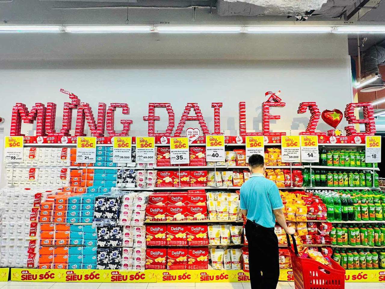 Gian hàng tại Winmart.