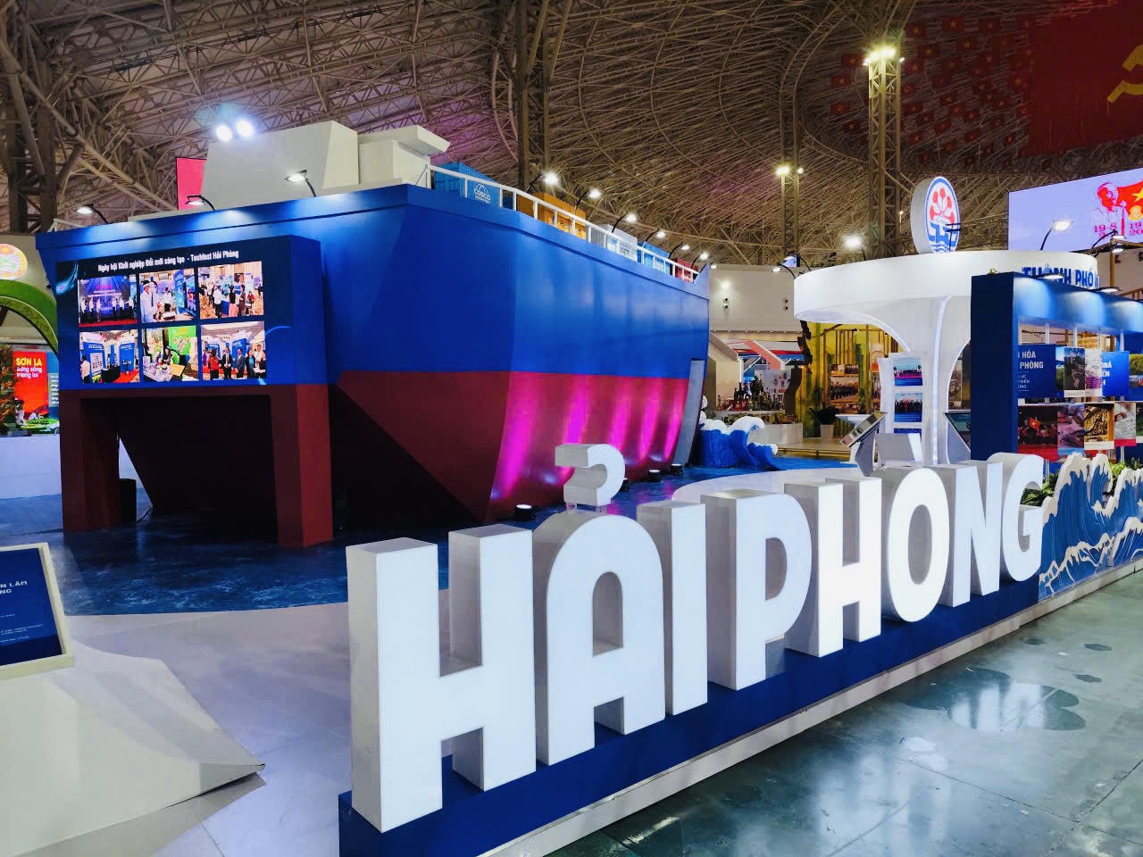 Dấu ấn Hải Phòng tại Triển lãm Thành tựu Đất nước năm 2025
