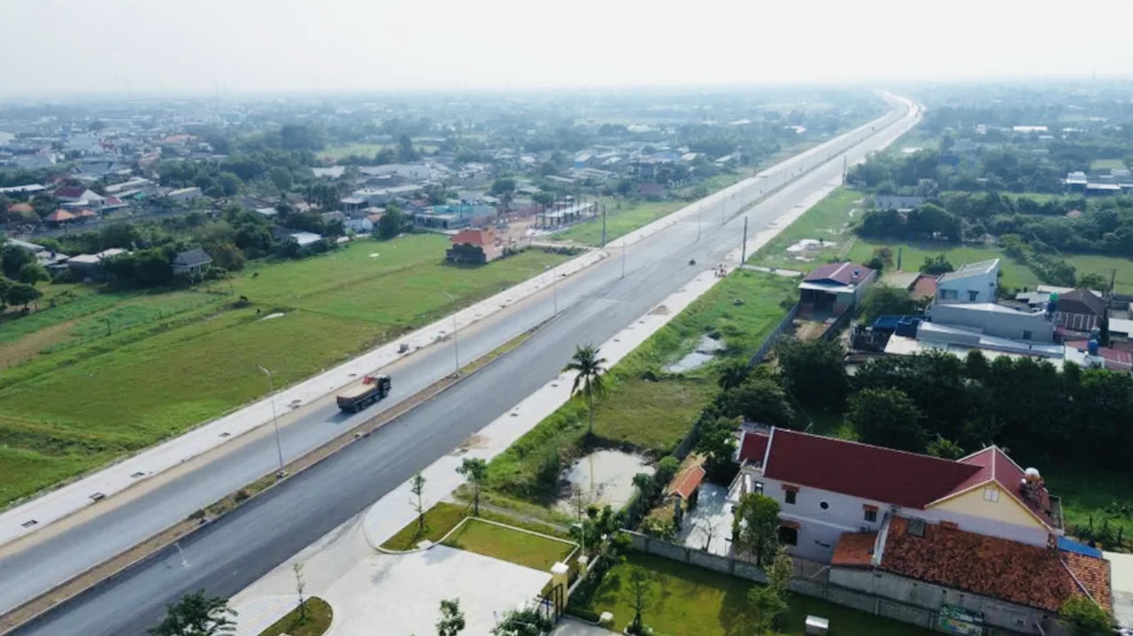 Tuyến ĐT.823D, dự án trọng điểm Tây Ninh hiện đạt hơn 75% giá trị
khối lượng dự án, dự kiến hoàn thành cuối 2025.