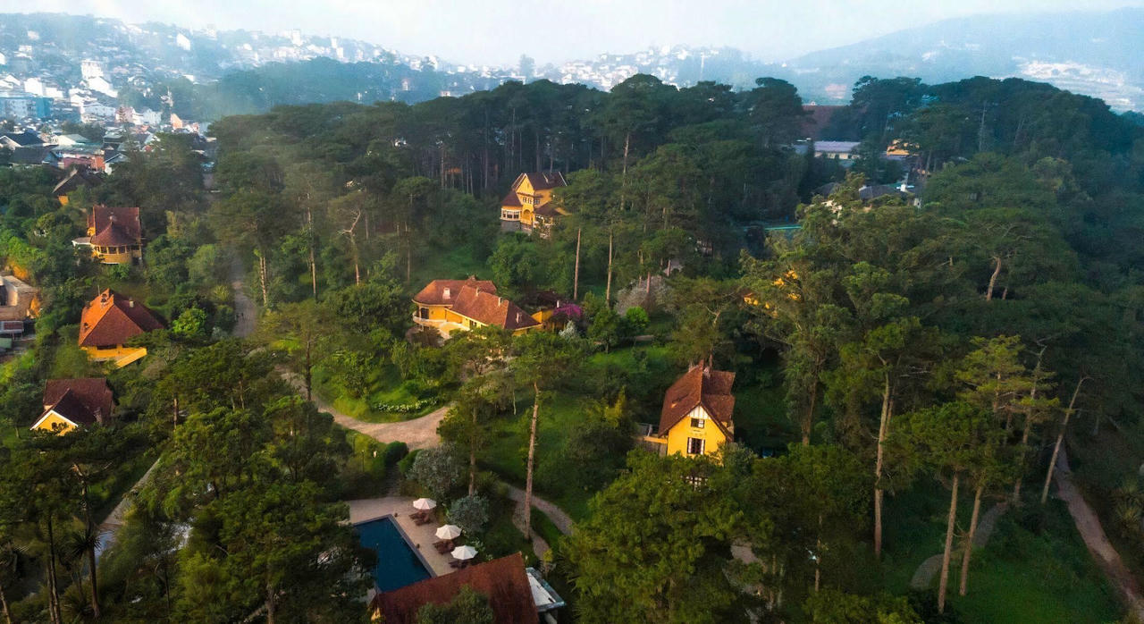 Quần thể 17 biệt thự Pháp cổ được phục dựng nguyên bản và đưa vào vận hành.  Ảnh: DLR