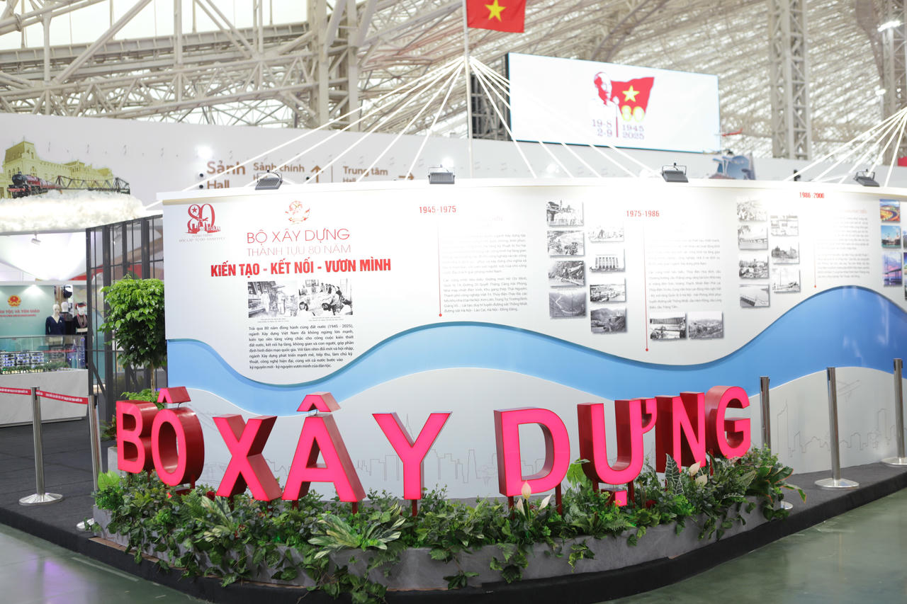 Không gian Triển lãm Bộ Xây dựng thành tựu 80 năm.