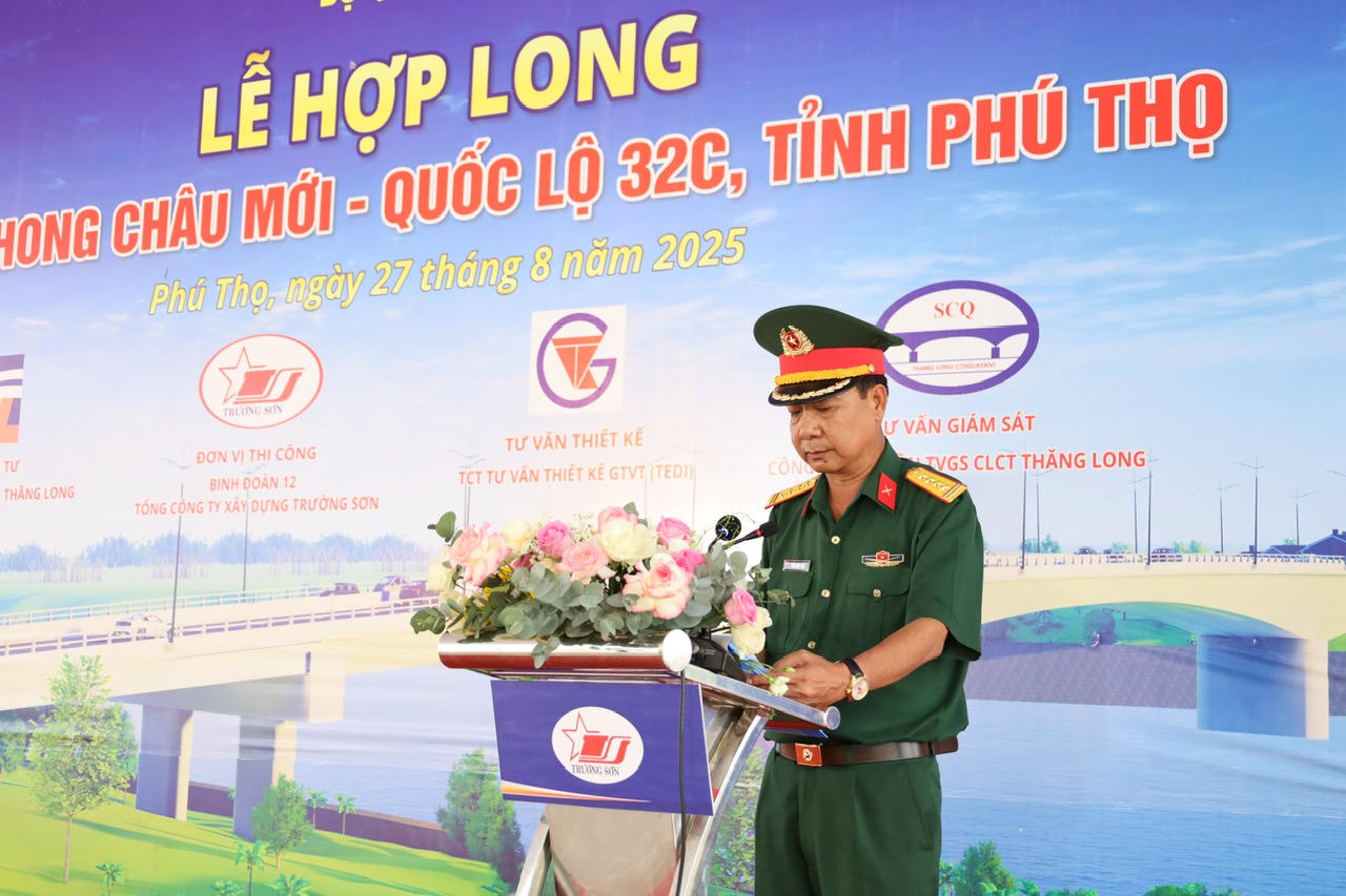  Hợp long cầu Phong Châu mới trên Quốc lộ 32C, vượt tiến độ gần 2 tháng