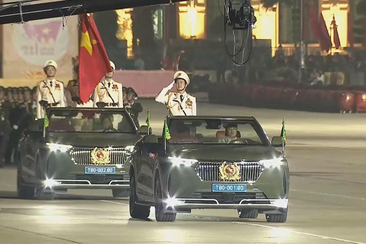 (Live) Thành công Sơ duyệt cấp nhà nước, các khối diễu binh toả về nơi tập kết trong tình yêu thương của Nhân dân