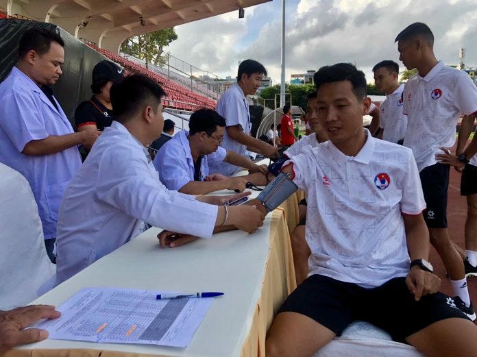 Kiểm tra y tế cho các trọng tài 
