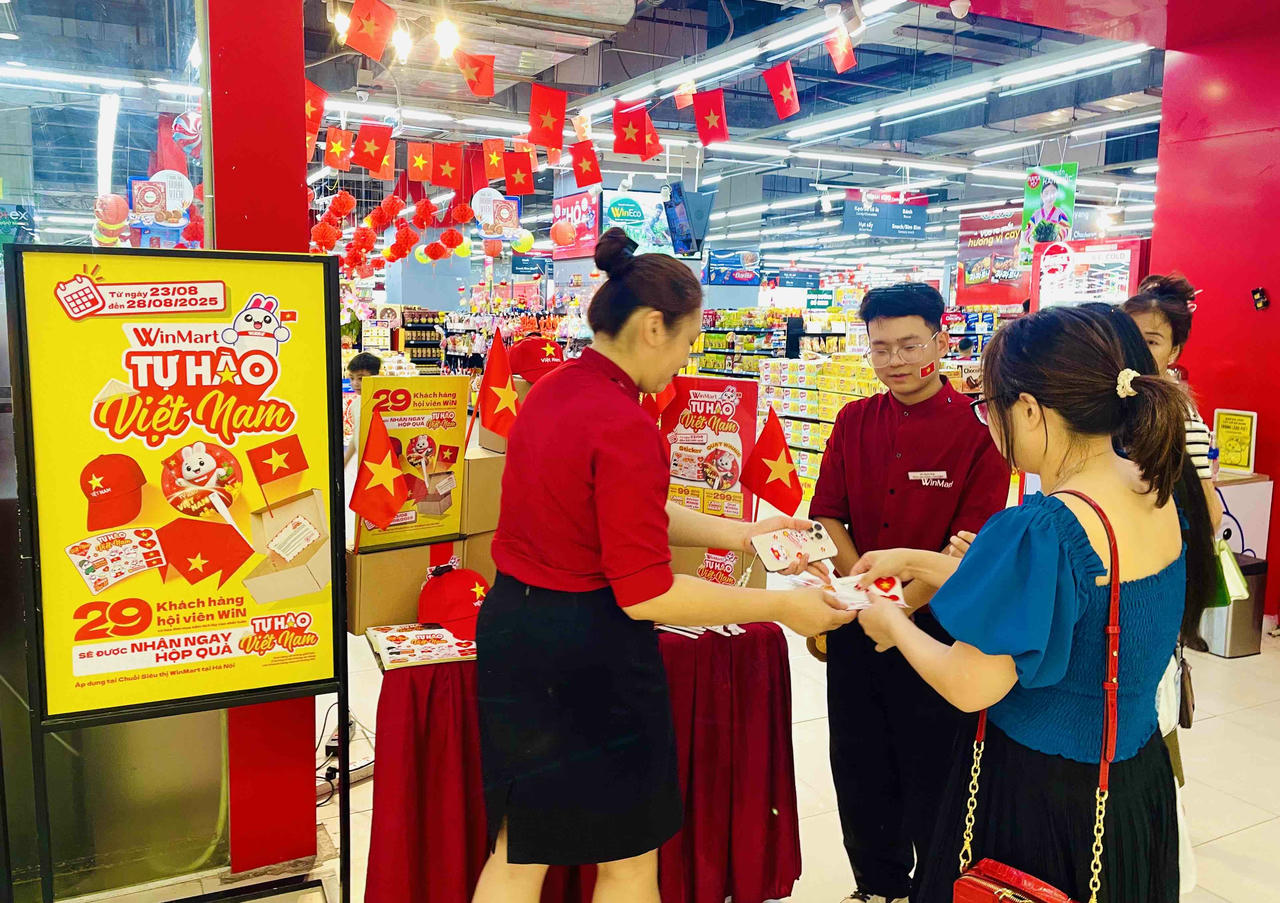 Chuỗi WinMart rực rỡ sắc đỏ, tôn vinh hàng Việt mùa Quốc khánh