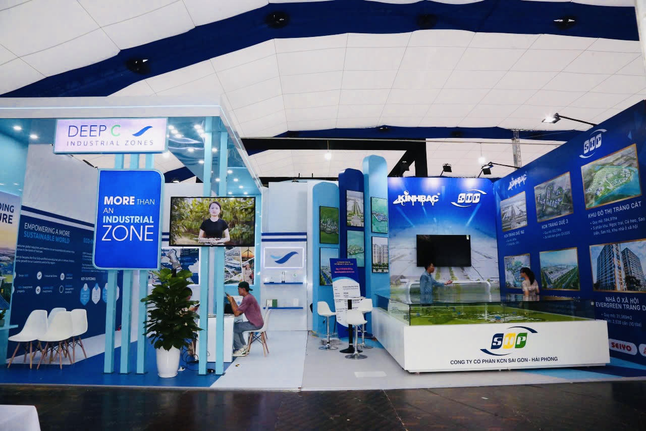 Gian trưng bày của các doanh nghiệp, khu công nghiệp TP Hải Phòng.