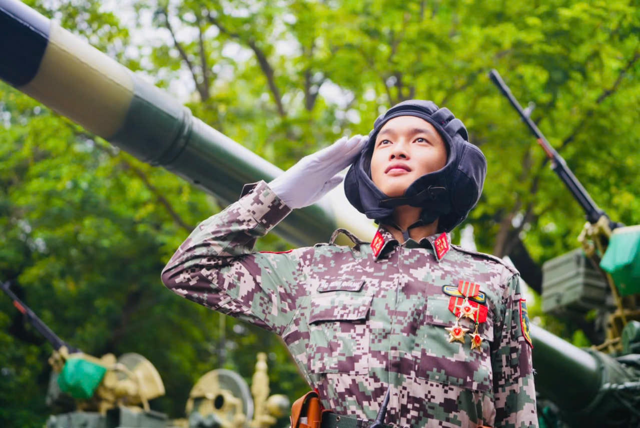 Trung úy Nguyễn Minh Quang, trưởng xe T-90 số hiệu 034, đến từ lực lượng Tăng – Thiết giáp.Nguồn ảnh Mỵ Châu