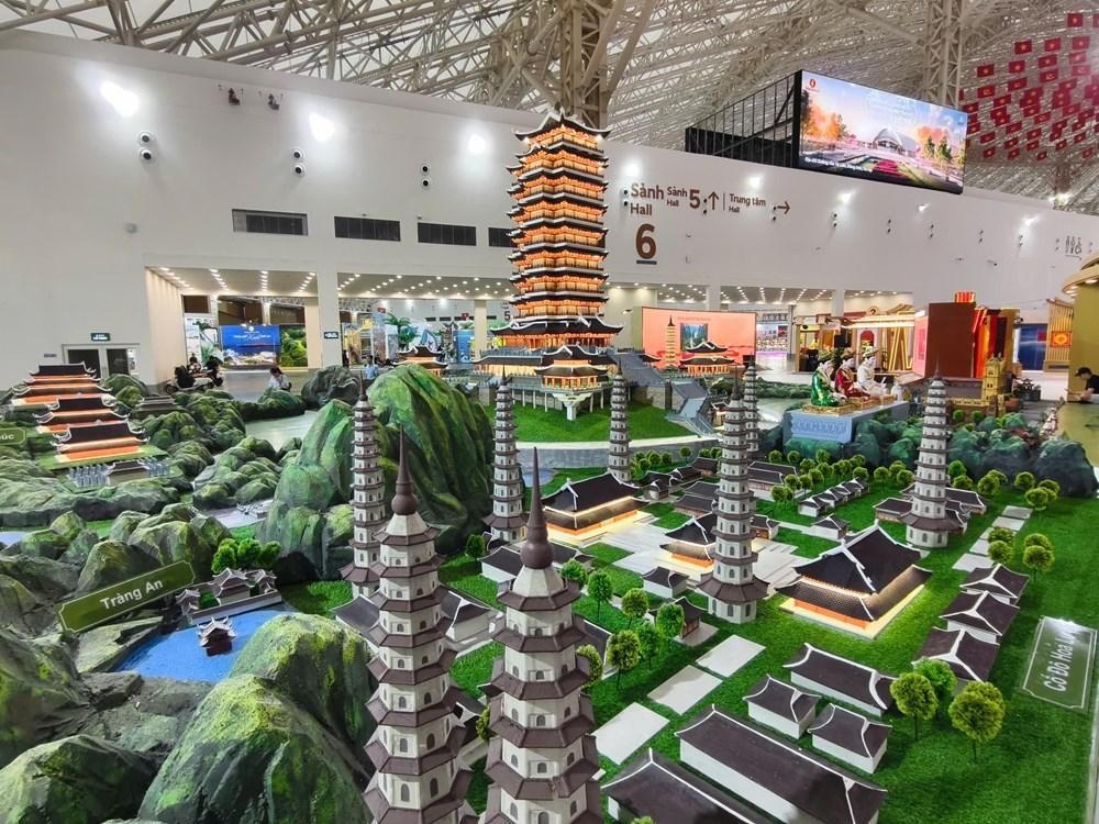 Mô hình các di sản, di tích lịch sử của tỉnh Ninh Bình.