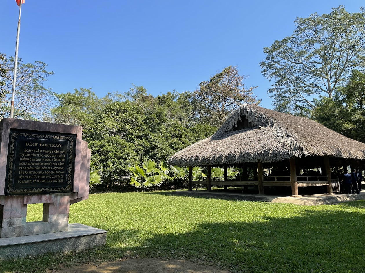 Đình Tân Trào - nơi diễn ra Quốc dân Đại hội ngày 16/8/1945, với sự tham dự của hơn 60 đại biểu từ 3 miền Bắc - Trung - Nam, kiều bào. (Ảnh: HT)