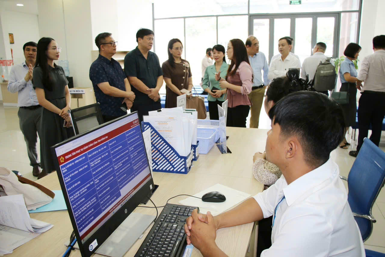 Đoàn công tác Bộ Khoa học và Công nghệ đã khảo sát thực tế tại Trung tâm Hành chính công tỉnh Đồng Nai.