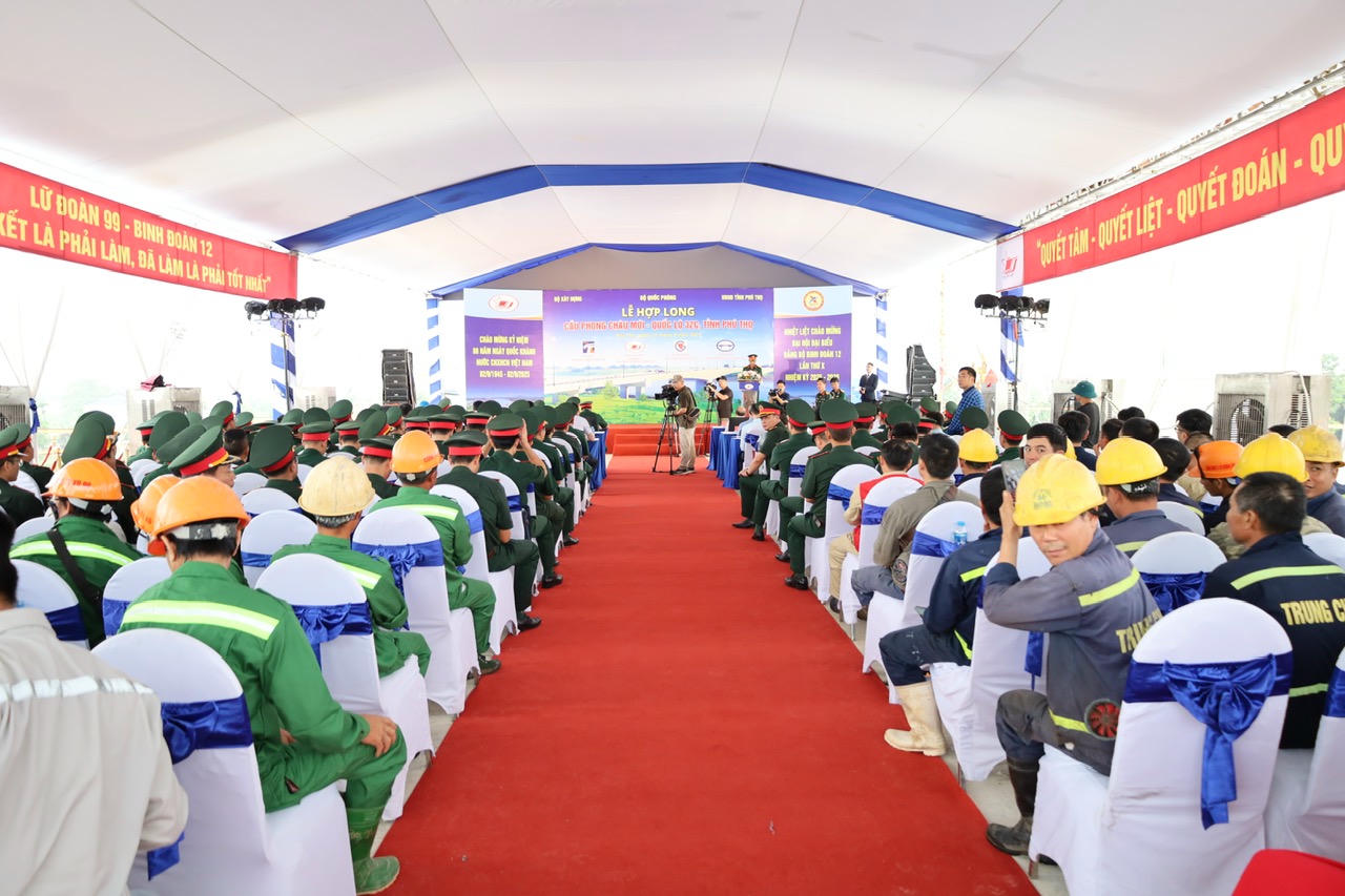 Toàn cảnh buổi lễ. Ảnh: Ngọc Phúc