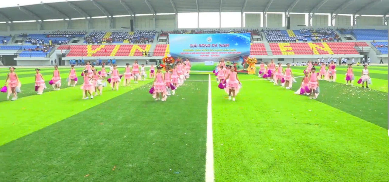 Bài múa thể dục nhịp điệu của các em học sinh.