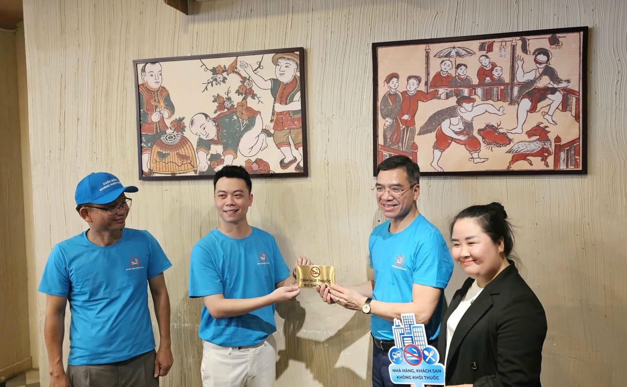 Hơn 200 khách sạn, nhà hàng trên địa bàn TP Huế đã gắn biển cấm hút thuốc lá 