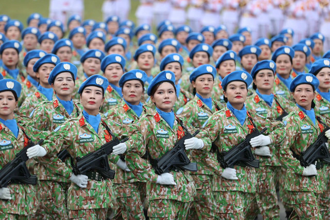 Vẻ đẹp của nữ sĩ quan gìn giữ hòa bình