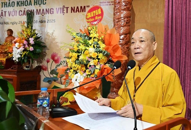 Hòa thượng Thích Bảo Nghiêm trình bày tham luận