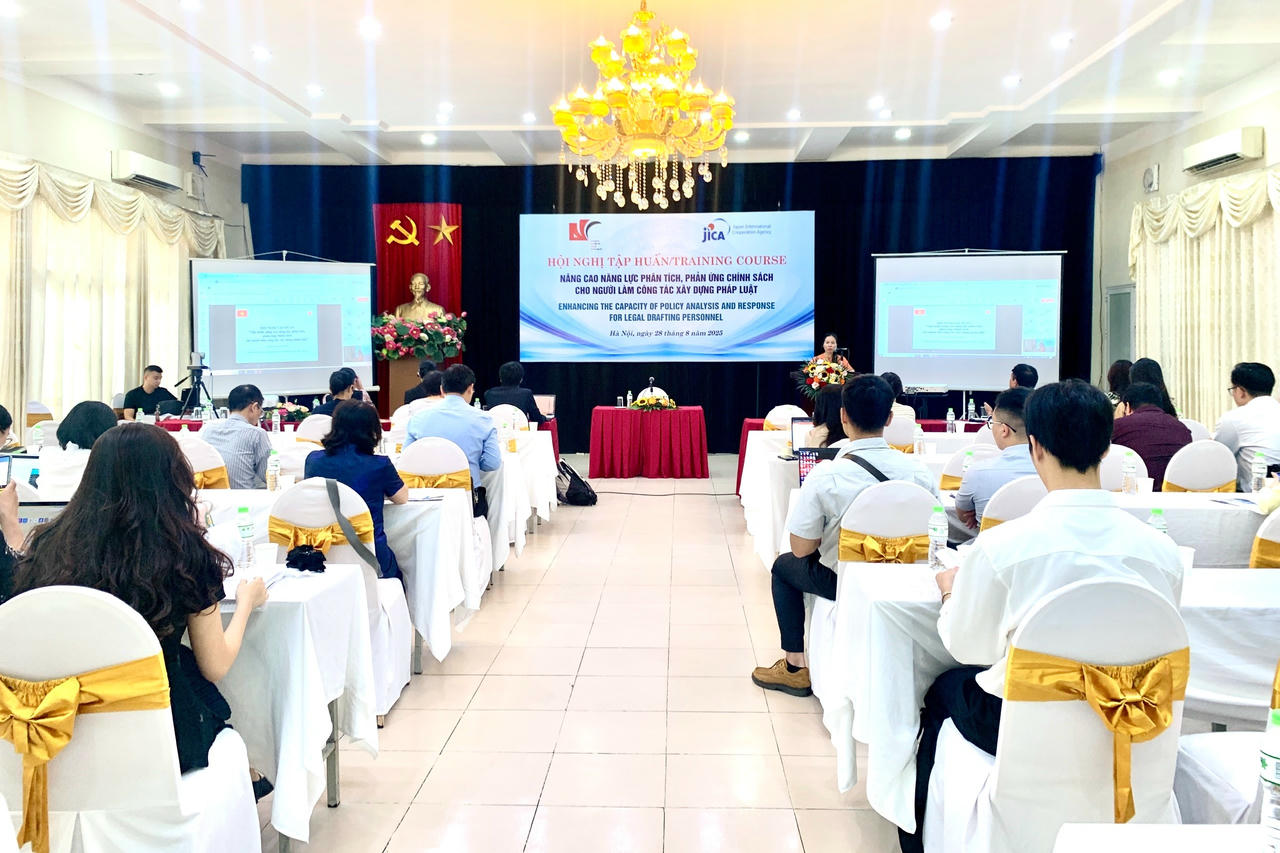 Nâng cao năng lực phản ứng chính sách cho người làm công tác xây dựng pháp luật